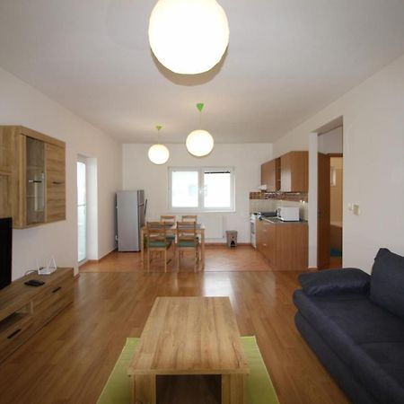 Apartman 502 Ruzindol Buitenkant foto