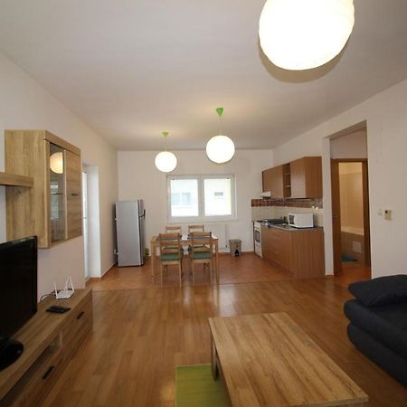 Apartman 502 Ruzindol Buitenkant foto