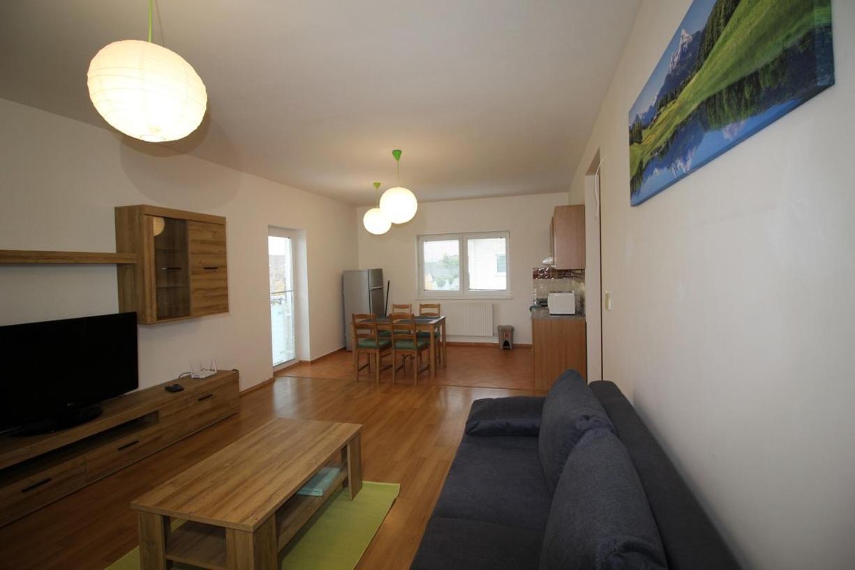 Apartman 502 Ruzindol Buitenkant foto
