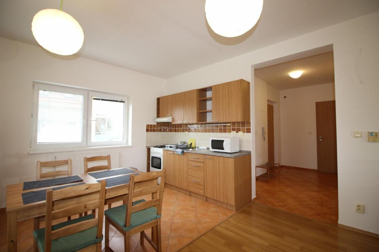 Apartman 502 Ruzindol Buitenkant foto
