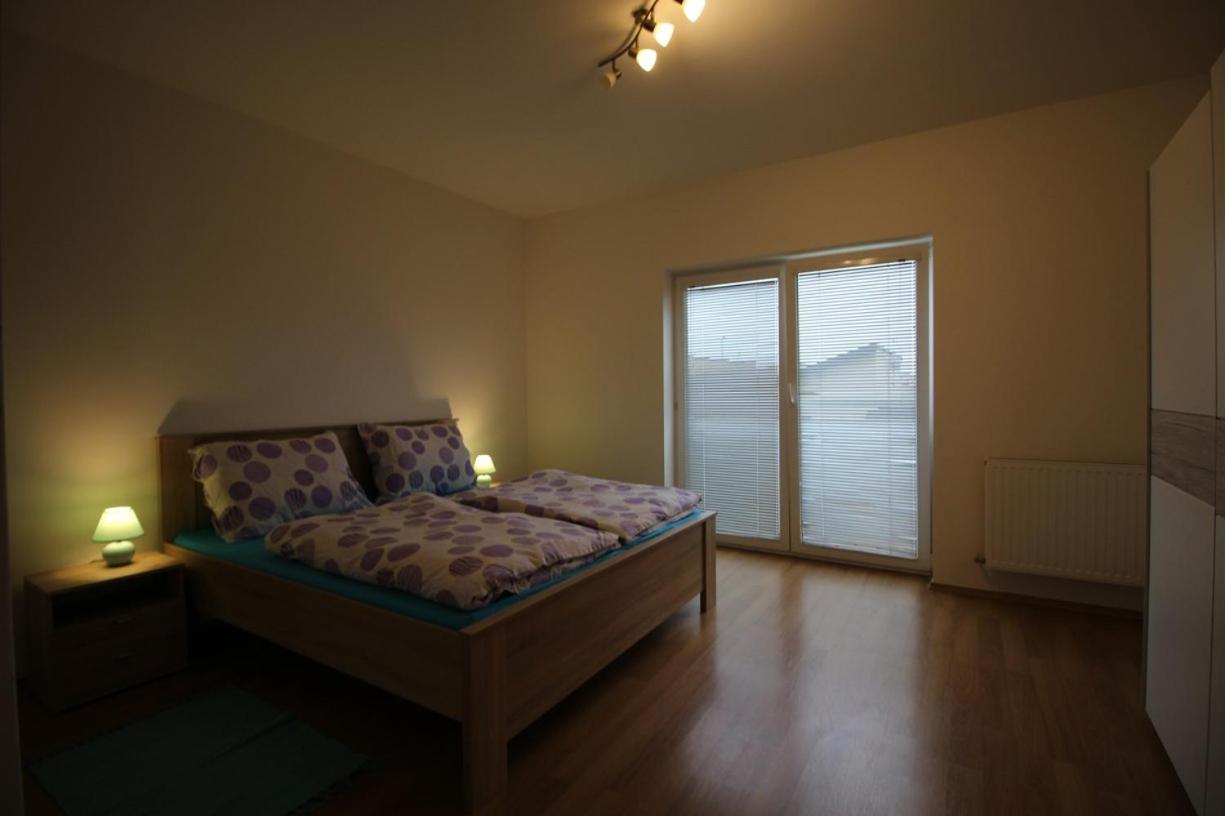 Apartman 502 Ruzindol Buitenkant foto