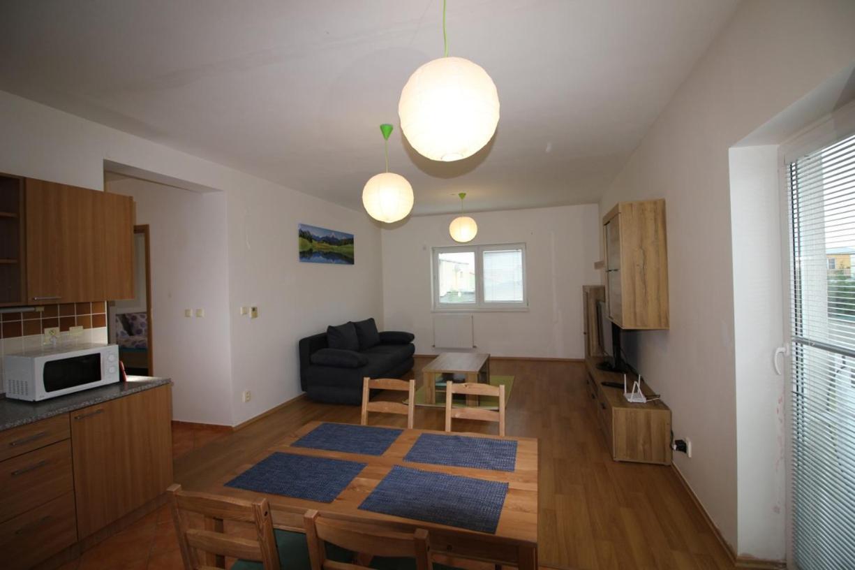 Apartman 502 Ruzindol Buitenkant foto